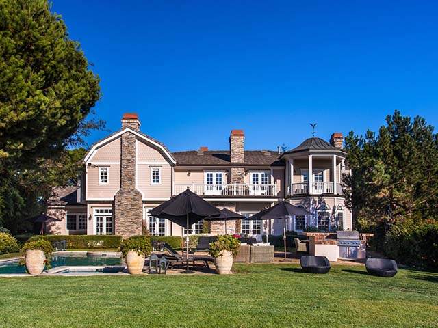 chiem nguong dinh thu khung cua ty phu "lap di" howard hughes hinh anh 8