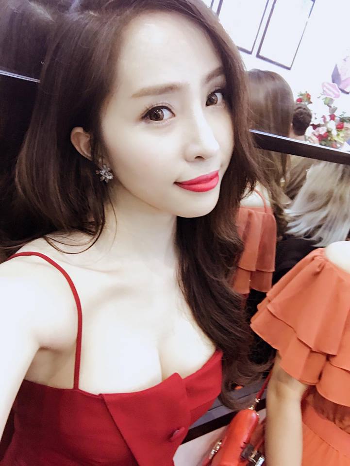 Sao Việt 17/9: Quang Lê được tặng "vòng tay tình yêu" Sao Việt 17/9: Quang Lê được tặng "vòng tay tình yêu"