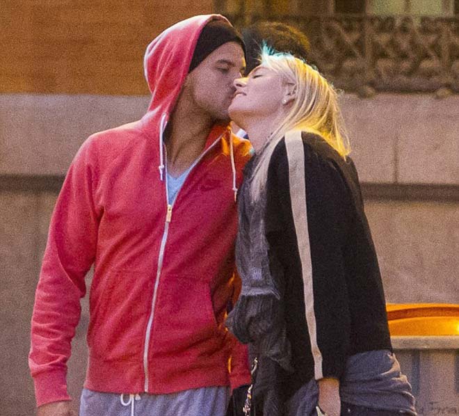 Sharapova & quan hệ với bạn trai: Hẹn hò 7 chàng, bắt cá hai tay vẫn ế Sharapova & quan hệ với bạn trai: Hẹn hò 7 chàng, bắt cá hai tay vẫn ế