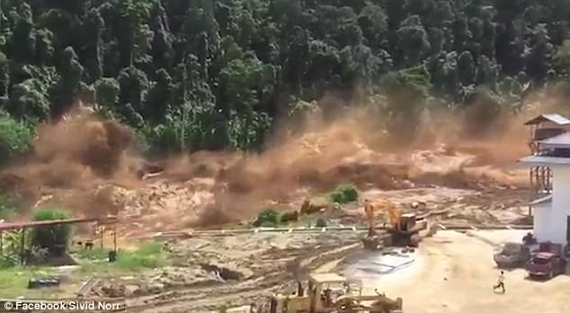 Video: Vỡ đập nước kinh hoàng ở Lào, dân chạy thục mạng - 1