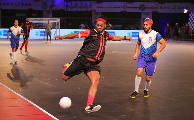 Ronaldinho chói lọi 12 bàn: Lu mờ Danh Phát, Mai Đạt, Paul Scholes Ronaldinho chói lọi 12 bàn: Lu mờ Danh Phát, Mai Đạt, Paul Scholes