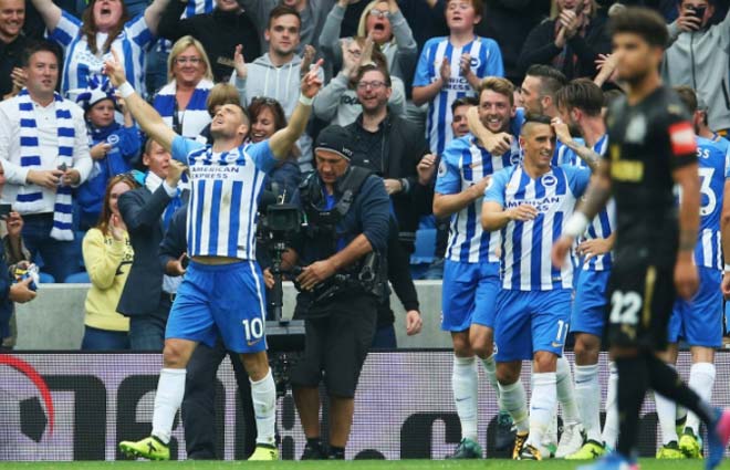 Brighton - Newcastle: Cú móc bóng sánh ngang Arsenal Brighton - Newcastle: Cú móc bóng sánh ngang Arsenal