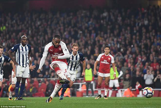 Đấu đá "Neymar-Cavani 2.0": Sanchez mất quyền đá 11m, quyết đến MU Đấu đá "Neymar-Cavani 2.0": Sanchez mất quyền đá 11m, quyết đến MU