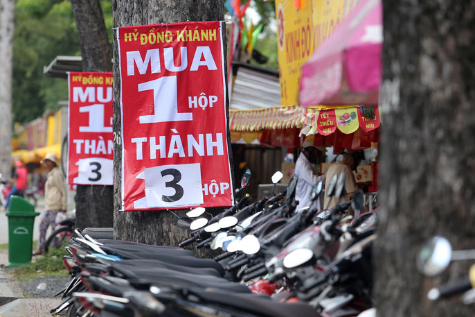 Thực hư bánh trung thu mua 1 tặng 3, 4