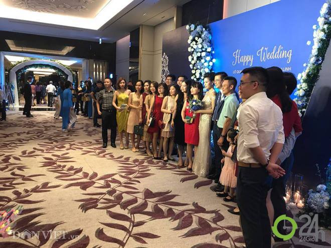 Giám đốc VTV24 Quang Minh "cười thả ga" trong lễ cưới vợ trẻ kém 10 tuổi - 7