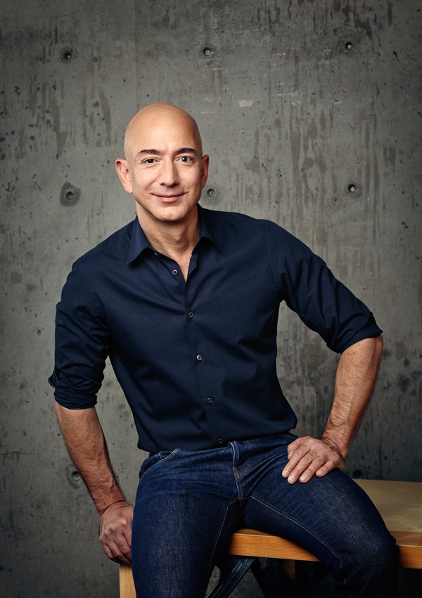 Tỷ phú Jeff Bezos: Thông minh chưa chắc đã thành công - 1