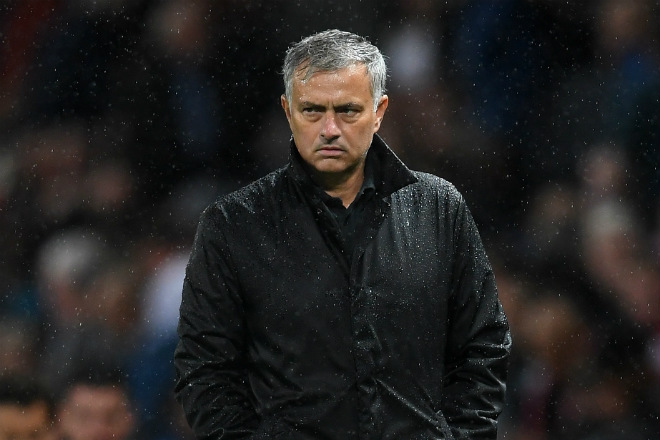 MU lâm nguy mất 7 trụ cột: Mourinho chào đón tháng 10 giông bão MU lâm nguy mất 7 trụ cột: Mourinho chào đón tháng 10 giông bão