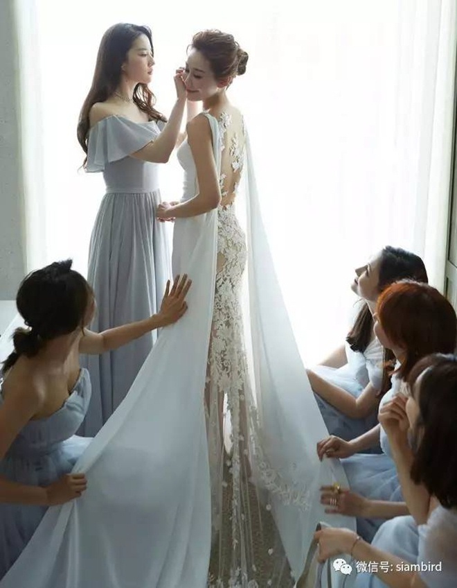 Cứ làm phù dâu, 2 mỹ nhân này lại khiến cô dâu "xanh mặt" - 6