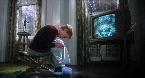 Bộ phim kinh dị ám ảnh người xem của "đạo diễn ấu dâm" - 4