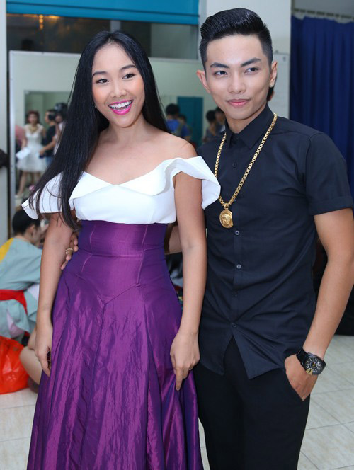 Hết hồn trước kiểu mặc ngấn mỡ, &#34;bó giò&#34; của sao Việt - 6