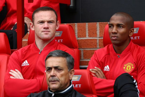 MU tính bán Rooney đỡ "gánh" 26 triệu bảng tiền lương MU tính bán Rooney đỡ "gánh" 26 triệu bảng tiền lương