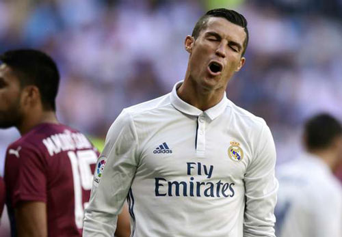 Ronaldo bị chê suy nghĩ như một đứa trẻ 12 tuổi Ronaldo bị chê suy nghĩ như một đứa trẻ 12 tuổi
