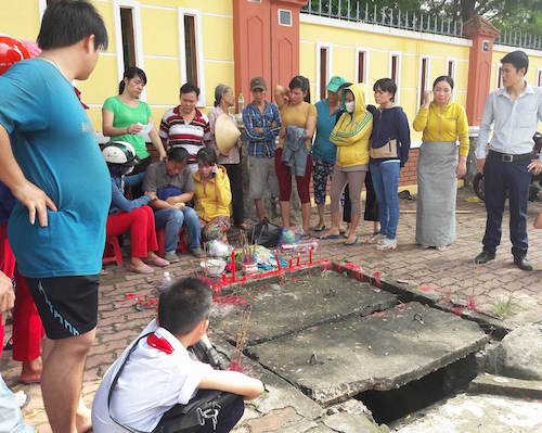 Tìm thấy thi thể bé trai bị nước cuốn cách cống 3km Tìm thấy thi thể bé trai bị nước cuốn cách cống 3km