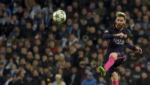 Bị khiêu khích, Messi suýt "tẩn" nhau với SAO Man City Bị khiêu khích, Messi suýt "tẩn" nhau với SAO Man City