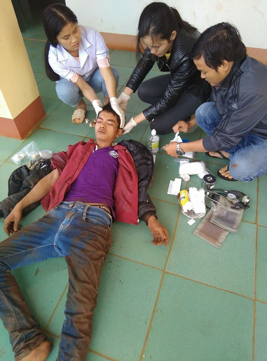 Trộm chó, một thanh niên bị người dân đánh bầm dập Trộm chó, một thanh niên bị người dân đánh bầm dập