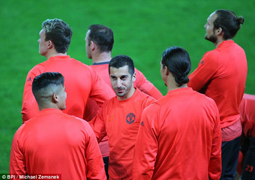 MU hỏi mua Suarez giá kỷ lục, Barca chính thức lên tiếng - 2