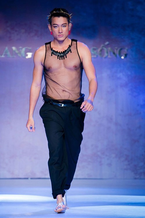 Điểm mặt mỹ nam nghiện áo xuyên thấu của showbiz Việt - 8