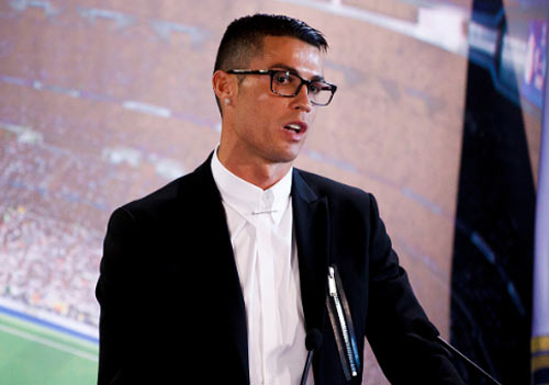 Ronaldo ký "tỷ đô", Barca hứa lương Messi cao hơn gấp đôi Ronaldo ký "tỷ đô", Barca hứa lương Messi cao hơn gấp đôi