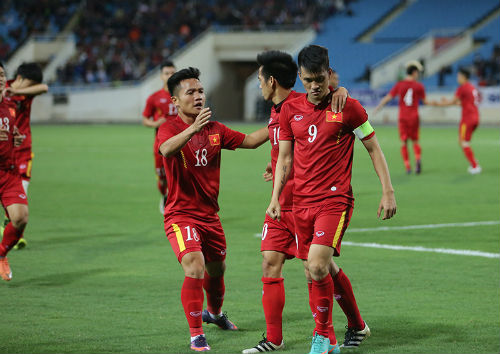 Công Vinh tuyên bố giải nghệ, quyết thắng Thái Lan ở AFF Cup 2016 Công Vinh tuyên bố giải nghệ, quyết thắng Thái Lan ở AFF Cup 2016