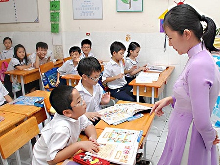 Việt Nam sẽ thừa 70.000 giáo viên vào năm 2020 - 1