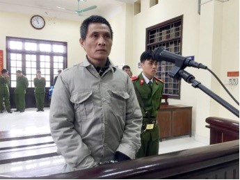 Cuồng ghen, đổ thuốc sâu vào nước mắm hạ độc bạn tình Cuồng ghen, đổ thuốc sâu vào nước mắm hạ độc bạn tình