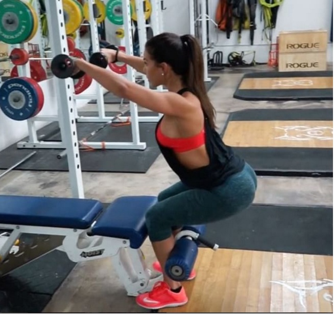 Mỹ nữ da nâu gây choáng với hình thể &#34;rắn như đe thép&#34; - 3