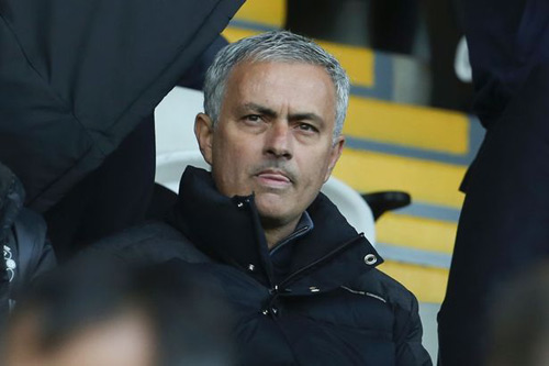 Tin bóng đá sáng 17/11: Mourinho bị phạt trước đại chiến với Arsenal Tin bóng đá sáng 17/11: Mourinho bị phạt trước đại chiến với Arsenal