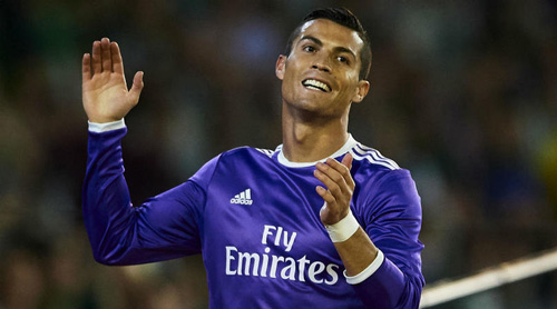 Ronaldo không đủ sức 1 chọi 5, vẫn có thể ghi 40 bàn/mùa Ronaldo không đủ sức 1 chọi 5, vẫn có thể ghi 40 bàn/mùa