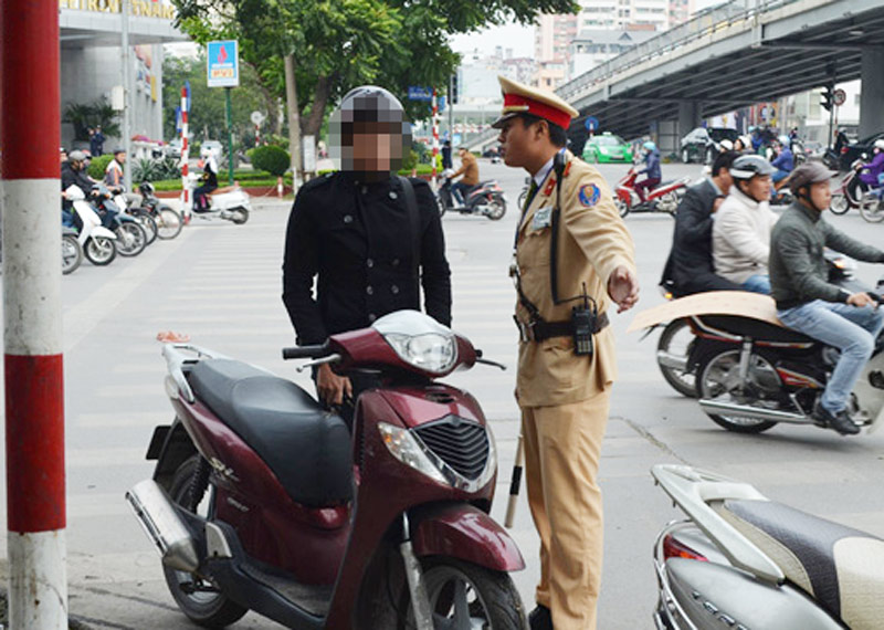 Phạt xe không chính chủ: Nói dối xe mượn khó “né” phạt Phạt xe không chính chủ: Nói dối xe mượn khó “né” phạt