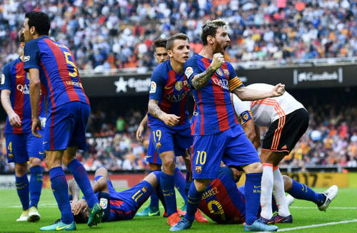Messi: Đại ca đích thực và "núi" USD chờ đút túi như Ronaldo - 2