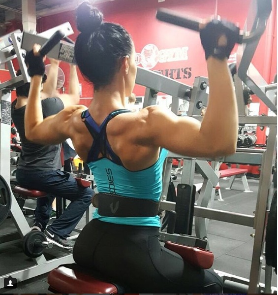 Chân dài Úc gây mê đàn ông nhờ vòng 3 săn chắc, sexy - 4