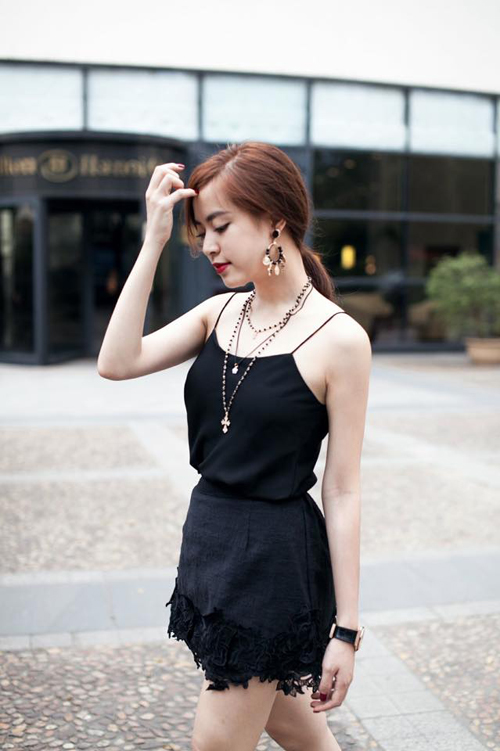 4 kiều nữ Việt "nghiện" mặc áo hai dây sexy ra phố 4 kiều nữ Việt "nghiện" mặc áo hai dây sexy ra phố