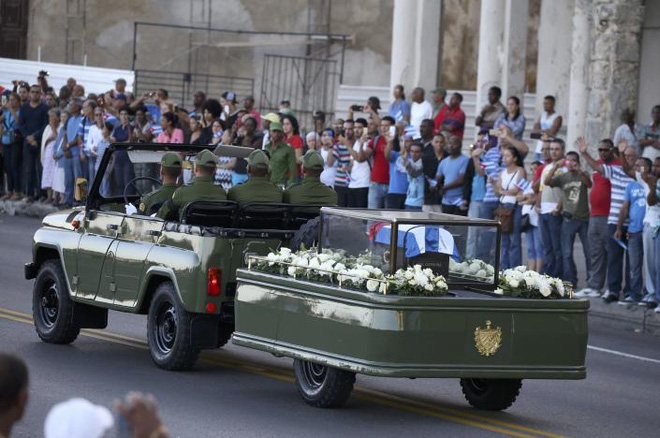 Rước tro cốt lãnh tụ Fidel Castro về “nôi&#34; cách mạng Cuba - 3