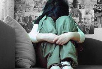 "Yêu râu xanh" nhiều lần xâm hại bé gái 12 tuổi "Yêu râu xanh" nhiều lần xâm hại bé gái 12 tuổi