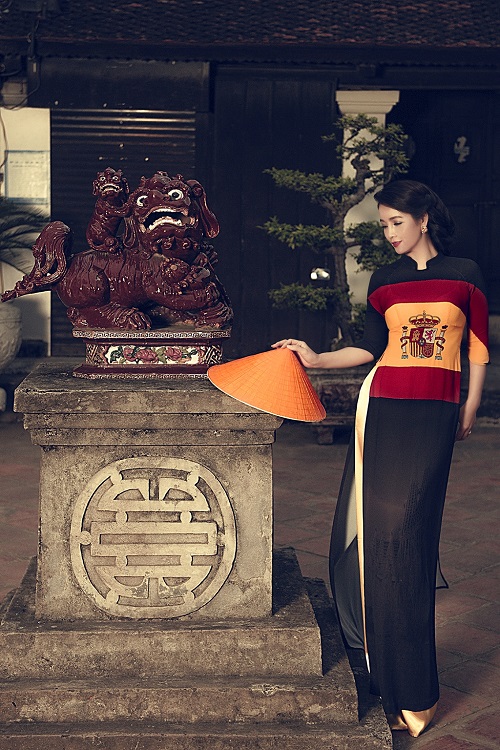 Mai Thu Huyền gây ấn tượng với áo dài họa tiết di sản - 7