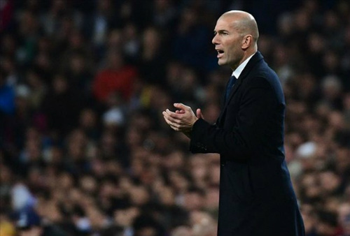 Vì đại nghiệp, Zidane cần “bỏ rơi” Ronaldo, Benzema Vì đại nghiệp, Zidane cần “bỏ rơi” Ronaldo, Benzema