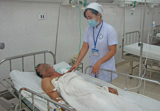 Bệnh nhân rách gan, thủng thận được cứu sống - 1