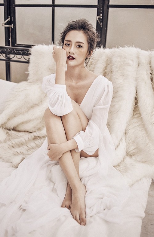 Chân dài Kim Chi đẹp khó tả với loạt váy áo hững hờ - 3