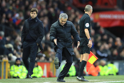 Mourinho: Đừng la ó Fellaini, tiết lộ chấn thương Mkhitaryan Mourinho: Đừng la ó Fellaini, tiết lộ chấn thương Mkhitaryan