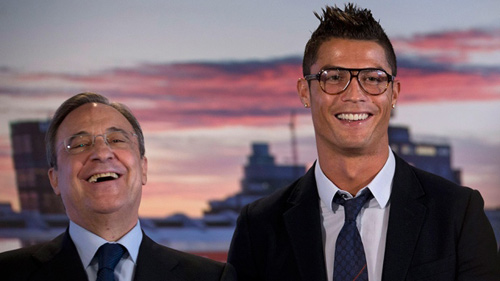 Quả bóng Vàng Ronaldo: Siêu sao tỷ đô, cúp giành liên tiếp, chê anh gì nữa? - 2