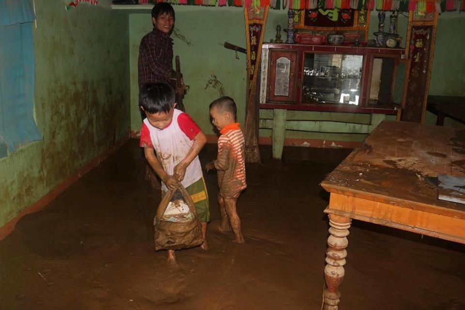 Bình Định chìm trong lũ, hàng ngàn hộ dân bị cô lập - 4