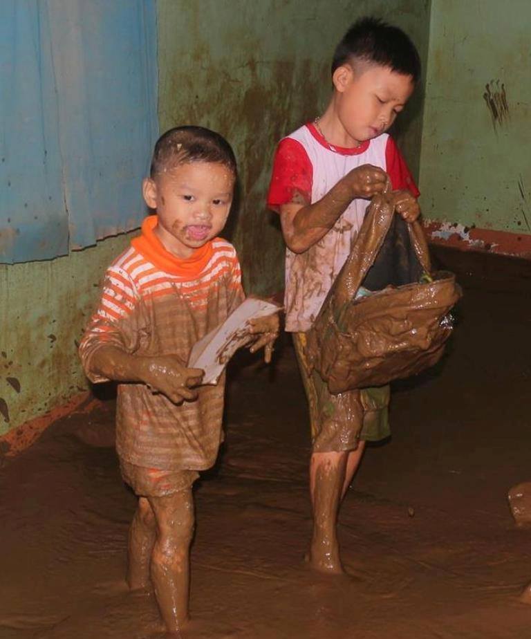 Bình Định chìm trong lũ, hàng ngàn hộ dân bị cô lập - 5
