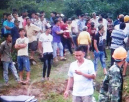 Phát hiện xác phụ nữ lõa thể bị đốt cháy tại nghĩa trang Phát hiện xác phụ nữ lõa thể bị đốt cháy tại nghĩa trang