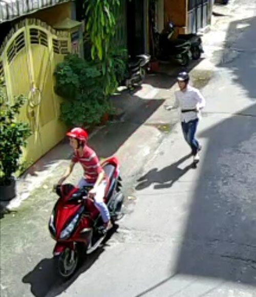 Clip: Táo tợn xông vào nhà nữ nghệ sĩ ở Sài Gòn cướp tài sản - 3