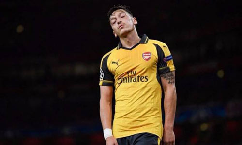 Ozil có dấu hiệu nổi loạn, Arsenal sớm "ra đòn" Ozil có dấu hiệu nổi loạn, Arsenal sớm "ra đòn"