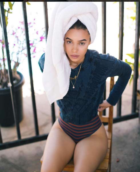 Người mẫu xăm trổ được ái mộ cuồng nhiệt vì quá gợi tình - 11