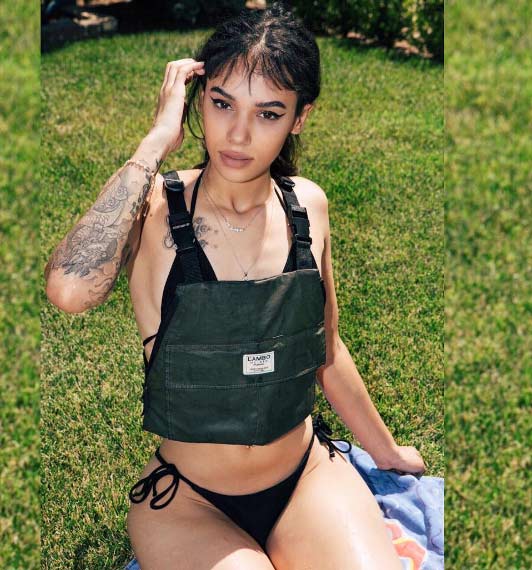 Người mẫu xăm trổ được ái mộ cuồng nhiệt vì quá gợi tình - 10