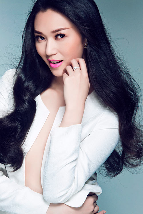Khánh My: "Tôi có tiền, học thức, không ai mua tôi được" Khánh My: "Tôi có tiền, học thức, không ai mua tôi được"