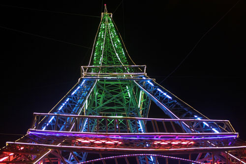 Dân dựng "tháp Eiffel" cao 34m độc nhất vô nhị đón Noel, dung thap eiffel, thap eiffel, thap, noel, don noel, tin tức việt nam, tin viet nam, tin trong ngày, tin tức 24h, tin tức, tin an ninh, tin tức trong ngày