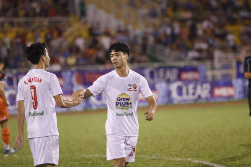 U21 HAGL - U21 Gangwon: Song tấu Công Phượng - Văn Toàn - 1